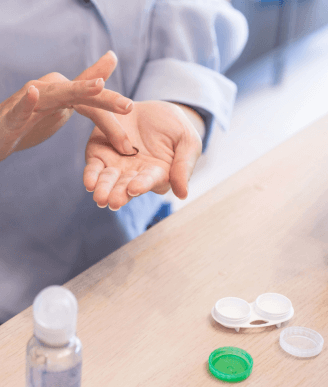 sådan sætter du kontaktlinser i